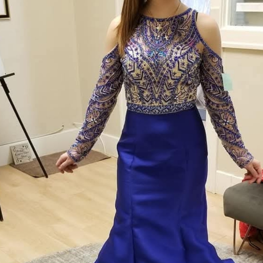 Size 4 royal blue prom/evening gown w/ cold shoulders & long sleeves, beaded top - Picture 14 of 16